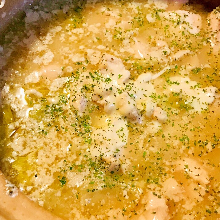 鍋の素●鶏肉とレタスの豆乳＆チーズ煮